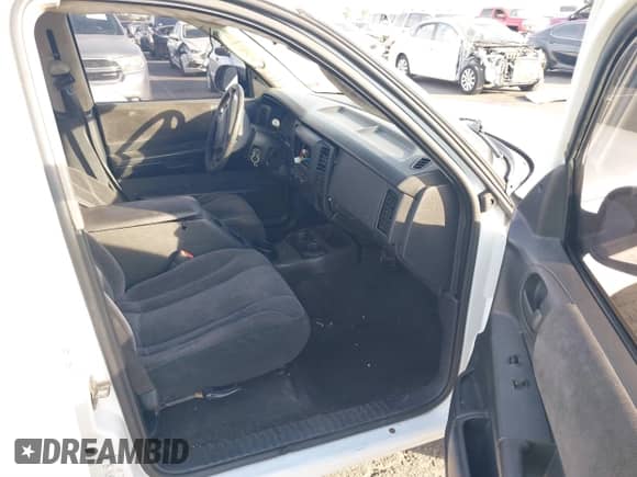 2002 Dodge Dakota SLT with VIN 1B7HL48NX2S518299, listed as a IAAI auction lot 41414659 with 220,943 mi miles and . Bid and sale history available at DreamBid. Image 5.