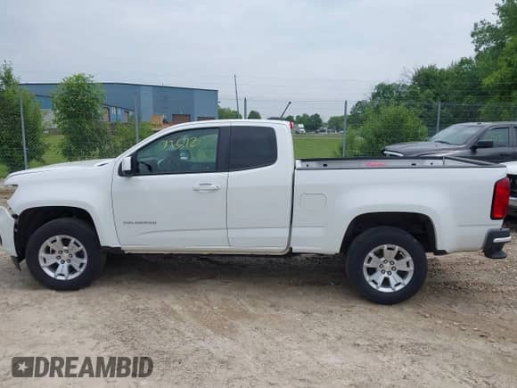 2021 Chevrolet Colorado 2WD LT z VIN 1GCHSCEA8M1205131, wystawiony jako IAAI lot #42273672 z przebiegiem 84 711 mil mil oraz . Historia ofert i sprzedaży dostępna na DreamBid. Obrazek 15.