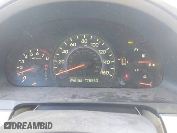 2010 Honda Odyssey LX with VIN 5FNRL3H25AB079528, listed as a IAAI auction lot 43390658 with 242,152 mi miles and . Bid and sale history available at DreamBid. Image 7.