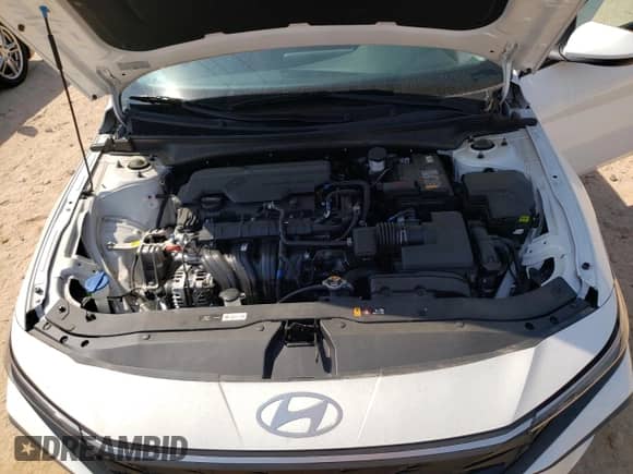 2024 Hyundai Elantra SEL z VIN KMHLM4DG3RU678419, wystawiony jako Copart lot #81804365 z przebiegiem 6 886 mil mil oraz Szkoda całkowita • Salvage title. Historia ofert i sprzedaży dostępna na DreamBid. Obrazek 11.