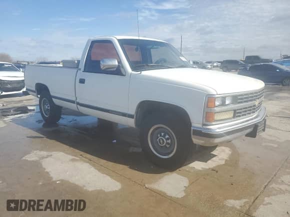 1989 Chevrolet Silverado 2500 z VIN 1GCGC24K2KE265182, wystawiony jako Copart lot #43181655 z przebiegiem 224 959 mil mil oraz Szkoda całkowita • Salvage title. Historia ofert i sprzedaży dostępna na DreamBid. Obrazek 4.