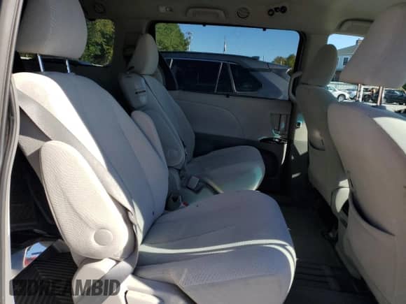 2012 Toyota Sienna LE AAS с VIN 5TDKK3DC2CS236854, выставлен на аукционе Copart как лот 86838535 с пробегом 105 507 миль миль и Чистый • Clean title. История ставок и продаж доступна на DreamBid. Изображение 11.