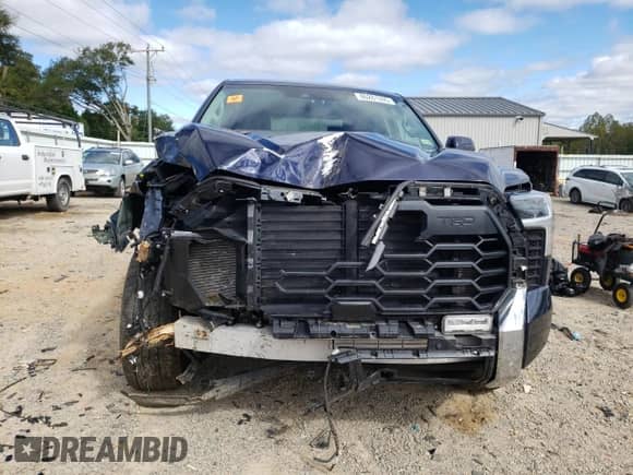 2024 Toyota Tundra SR5 z VIN 5TFLA5DB1RX148794, wystawiony jako Copart lot #86281395 z przebiegiem 5 445 mil mil oraz Szkoda całkowita • Salvage title. Historia ofert i sprzedaży dostępna na DreamBid. Obrazek 5.
