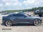 2017 Chevrolet Camaro 2SS z VIN 1G1FH1R72H0151483, wystawiony jako IAAI lot #43098587 z przebiegiem 86 089 mil mil oraz . Historia ofert i sprzedaży dostępna na DreamBid. Obrazek 14.