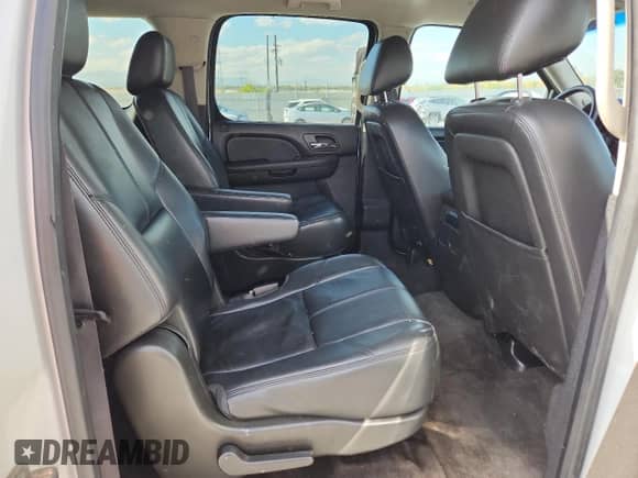 2013 Chevrolet Suburban LT with VIN 1GNSKJE72DR270919, listed as a Copart auction lot 86899285 with 214,999 mi miles and Clean title. Bid and sale history available at DreamBid. Image 11.