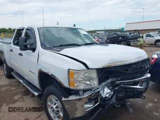 2011 Chevrolet Silverado 2500HD LT z VIN 1GC1CXCG6BF233085, wystawiony jako IAAI lot #43291048 z przebiegiem 161 159 mil mil oraz . Historia ofert i sprzedaży dostępna na DreamBid. Obrazek 1.