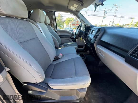 2018 Ford F-150 XL z VIN 1FTEX1EP5JFB18525, wystawiony jako Copart lot #84996155 z przebiegiem 204 658 mil mil oraz Czysty tytuł • Clean title. Historia ofert i sprzedaży dostępna na DreamBid. Obrazek 5.