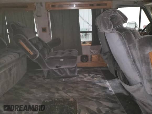 1994 Chevrolet Chevy Van с VIN 1GBEG25K6RF158378, выставлен на аукционе Copart как лот 82063375 с пробегом 146 843 миль миль и Чистый • Clean title. История ставок и продаж доступна на DreamBid. Изображение 11.