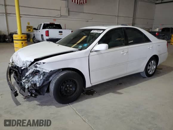 2004 Toyota Camry LE z VIN 4T1BE32K64U366419, wystawiony jako Copart lot #86129485 z przebiegiem 120 209 mil mil oraz Szkoda całkowita • Salvage title. Historia ofert i sprzedaży dostępna na DreamBid. Obrazek 1.