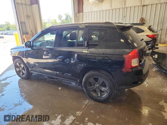2012 Jeep Compass Sport z VIN 1C4NJDBB1CD650414, wystawiony jako Copart lot #70526645 z przebiegiem 166 386 mil mil oraz Czysty tytuł • Clean title. Historia ofert i sprzedaży dostępna na DreamBid. Obrazek 2.