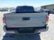 2020 Toyota Tacoma SR5 z VIN 3TMBZ5DN9LM027314, wystawiony jako IAAI lot #42258246 z przebiegiem 81 254 mil mil oraz . Historia ofert i sprzedaży dostępna na DreamBid. Obrazek 17.