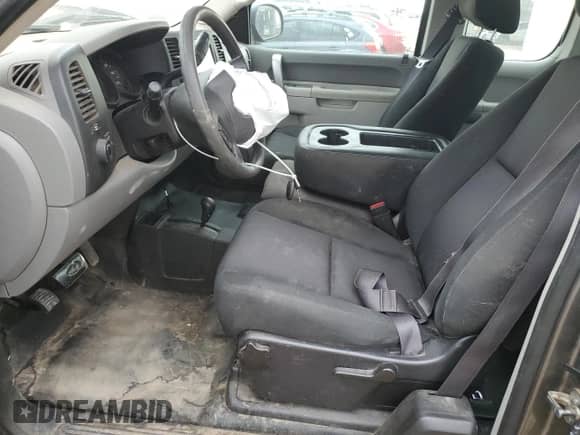 2013 Chevrolet Silverado 1500 Work Truck with VIN 1GCRKPE7XDZ323425, listed as a Copart auction lot 81229195 with 140,344 mi miles and Salvage title. Bid and sale history available at DreamBid. Image 7.