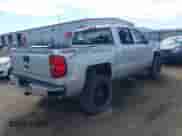 2018 Chevrolet Silverado 1500 LT z VIN 3GCUKREC0JG402410, wystawiony jako IAAI lot #43034711 z przebiegiem 73 836 mil mil oraz . Historia ofert i sprzedaży dostępna na DreamBid. Obrazek 4.