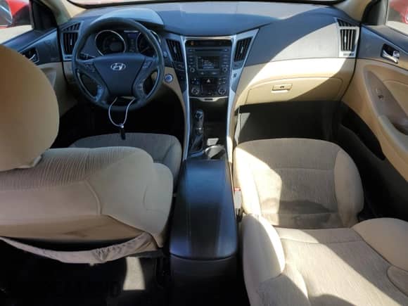 2014 Hyundai Sonata с VIN KMHEC4A40EA114857, выставлен на аукционе Copart как лот 75385154 с пробегом 123 143 миль миль и Списание • Salvage title. История ставок и продаж доступна на DreamBid. Изображение 8.