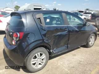 2015 Chevrolet Sonic LT с VIN 1G1JC6SH1F4135287, выставлен на аукционе Copart как лот 81600535 с пробегом 114 277 миль миль и Списание • Salvage title. История ставок и продаж доступна на DreamBid. Изображение 3.