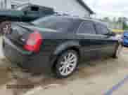 2006 Chrysler 300 C SRT-8 z VIN 2C3LA73W76H102777, wystawiony jako Copart lot #60065925 z przebiegiem 97 765 mil mil oraz Szkoda całkowita • Salvage title. Historia ofert i sprzedaży dostępna na DreamBid. Obrazek 3.