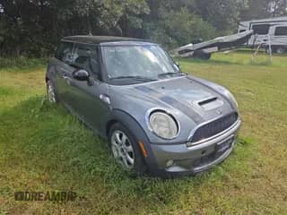 2009 MINI Hardtop S with VIN WMWMF73589TV39913, listed as a Copart auction lot 83764665 with 62,219 mi miles and Clean title. Bid and sale history available at DreamBid. Image 1.