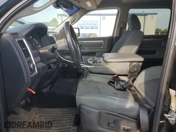 2018 Ram 1500 Big Horn z VIN 3C6RR6LT7JG146048, wystawiony jako Copart lot #62415675 z przebiegiem 77 131 mil mil oraz Szkoda całkowita • Salvage title. Historia ofert i sprzedaży dostępna na DreamBid. Obrazek 7.