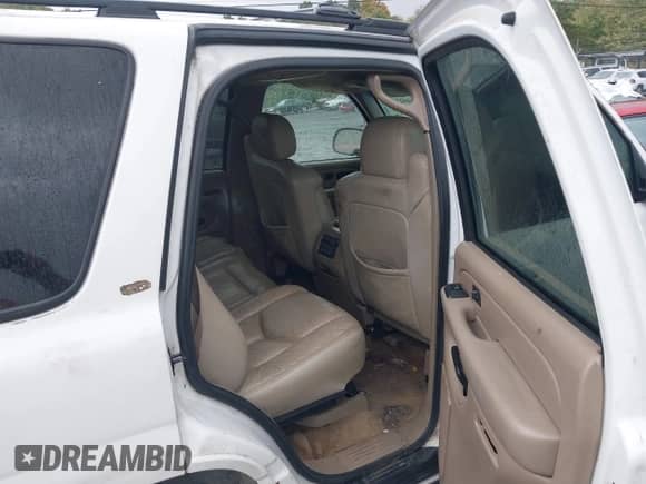 2004 Chevrolet Tahoe LS с VIN 1GNEK13Z84J108003, выставлен на аукционе IAAI как лот 40442194 с пробегом 298 395 миль миль и . История ставок и продаж доступна на DreamBid. Изображение 8.