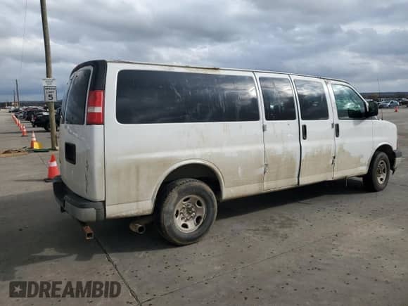 2017 Chevrolet Express Passenger LT z VIN 1GAZGPFG7H1123602, wystawiony jako Copart lot #85426194 z przebiegiem Nie podano mil oraz Czysty tytuł • Clean title. Historia ofert i sprzedaży dostępna na DreamBid. Obrazek 3.