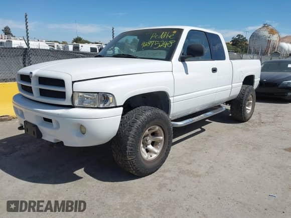 2001 Dodge 1500 z VIN 3B7HF13Z91G722498, wystawiony jako IAAI lot #42875248 z przebiegiem 141 954 mil mil oraz . Historia ofert i sprzedaży dostępna na DreamBid. Obrazek 2.