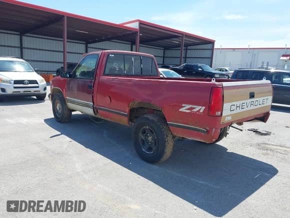 1988 Chevrolet Silverado 2500 с VIN 1GCFK24K5JZ172341, выставлен на аукционе IAAI как лот 42702118 с пробегом 166 380 миль миль и . История ставок и продаж доступна на DreamBid. Изображение 3.