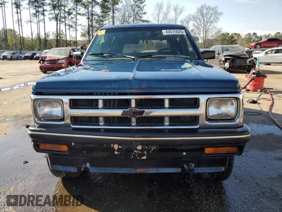 1993 Chevrolet Blazer с VIN 1GNDT13W2P2141625, выставлен на аукционе Copart как лот 46675825 с пробегом Не указан миль и Списание • Salvage title. История ставок и продаж доступна на DreamBid. Изображение 5.