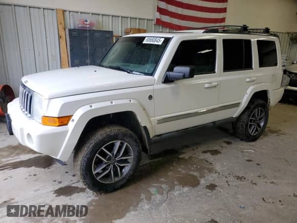 2006 Jeep Commander Limited with VIN 1J8HG58266C366868, listed as a Copart auction lot 90660845 with 181,471 mi miles and Salvage title. Bid and sale history available at DreamBid. Image 1.