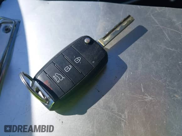 2017 Kia Sorento LX с VIN 5XYPG4A34HG268985, выставлен на аукционе IAAI как лот 43581502 с пробегом 69 773 миль миль и . История ставок и продаж доступна на DreamBid. Изображение 11.