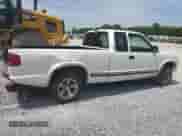 2000 Chevrolet S-10 LS с VIN 1GCCS19W3Y8247126, выставлен на аукционе Copart как лот 50812224 с пробегом 268 415 миль миль и Списание • Salvage title. История ставок и продаж доступна на DreamBid. Изображение 3.