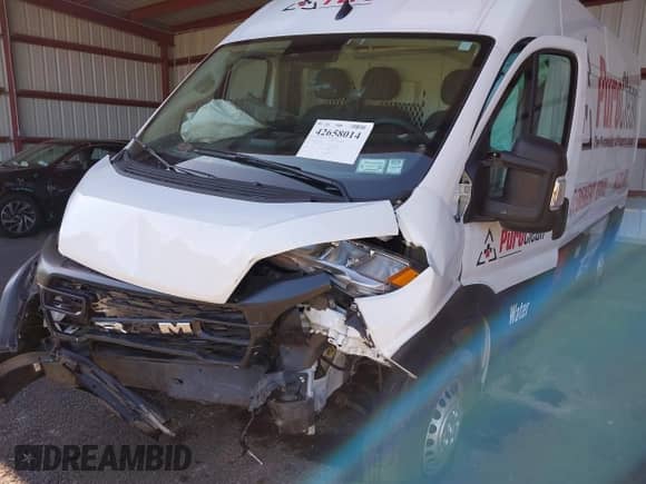 2024 Ram ProMaster Cargo Tradesman с VIN 3C6LRVDG3RE114612, выставлен на аукционе IAAI как лот 42658014 с пробегом 14 638 миль миль и . История ставок и продаж доступна на DreamBid. Изображение 6.