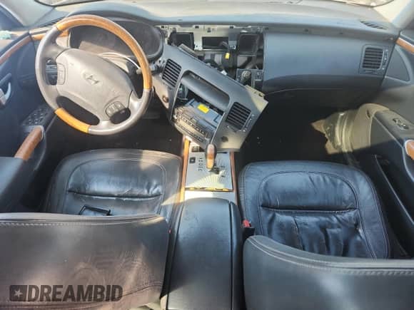 2007 Hyundai Azera SE with VIN KMHFC46FX7A155031, listed as a Copart auction lot 80005625 with 137,076 mi miles and Salvage title. Bid and sale history available at DreamBid. Image 8.