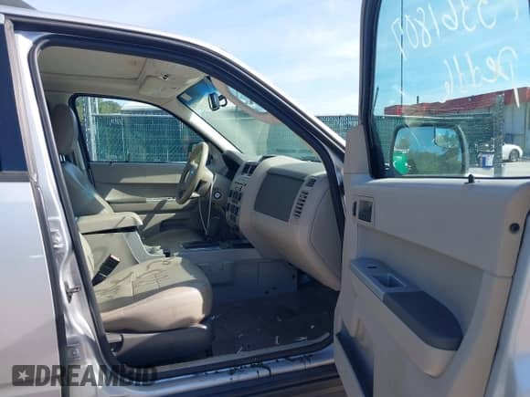 2011 Ford Escape XLT с VIN 1FMCU9DG2BKC35368, выставлен на аукционе IAAI как лот 43361807 с пробегом 157 149 миль миль и . История ставок и продаж доступна на DreamBid. Изображение 5.