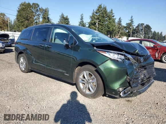 2021 Toyota Sienna Limited with VIN 5TDZSKFCXMS023058, listed as a Copart auction lot 84897725 with 60,002 mi miles and Salvage title. Bid and sale history available at DreamBid. Image 4.