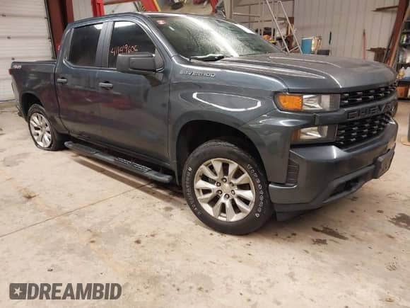 2020 Chevrolet Silverado 1500 Custom с VIN 1GCPYBEK2LZ272823, выставлен на аукционе IAAI как лот 41655861 с пробегом 96 583 миль миль и . История ставок и продаж доступна на DreamBid. Изображение 1.