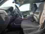 2017 Chevrolet Tahoe LS с VIN 1GNSKAKC2HR348042, выставлен на аукционе Copart как лот 81029385 с пробегом 145 421 миль миль и Списание • Salvage title. История ставок и продаж доступна на DreamBid. Изображение 7.