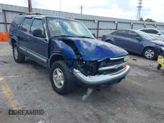 1998 Chevrolet Blazer LS с VIN 1GNDT13W9W2297398, выставлен на аукционе IAAI как лот 43114741 с пробегом 237 133 миль миль и . История ставок и продаж доступна на DreamBid. Изображение 1.