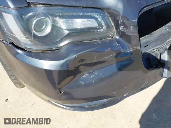 2015 Chrysler 300 S с VIN 2C3CCABG9FH922537, выставлен на аукционе IAAI как лот 43510505 с пробегом 123 960 миль миль и . История ставок и продаж доступна на DreamBid. Изображение 17.