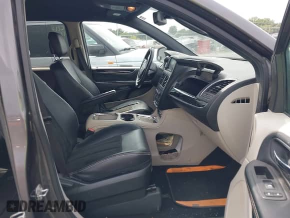 2019 Dodge Grand Caravan SXT z VIN 2C4RDGCG3KR658904, wystawiony jako IAAI lot #43270623 z przebiegiem 167 490 mil mil oraz . Historia ofert i sprzedaży dostępna na DreamBid. Obrazek 5.