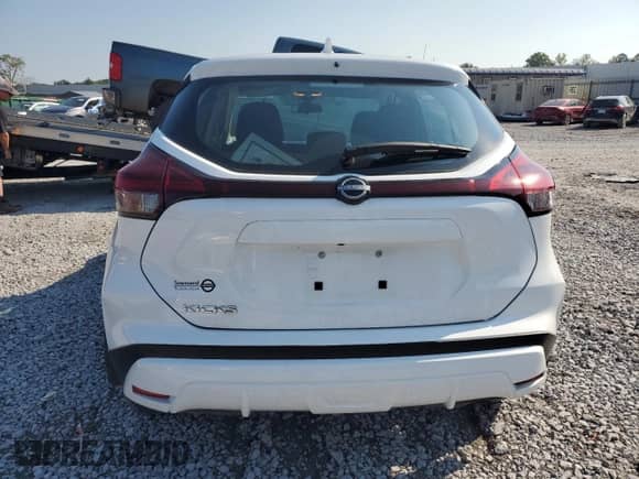 2024 Nissan Kicks S with VIN 3N1CP5BV3RL487888, listed as a Copart auction lot 70924765 with 8,087 mi miles and Salvage title. Bid and sale history available at DreamBid. Image 6.