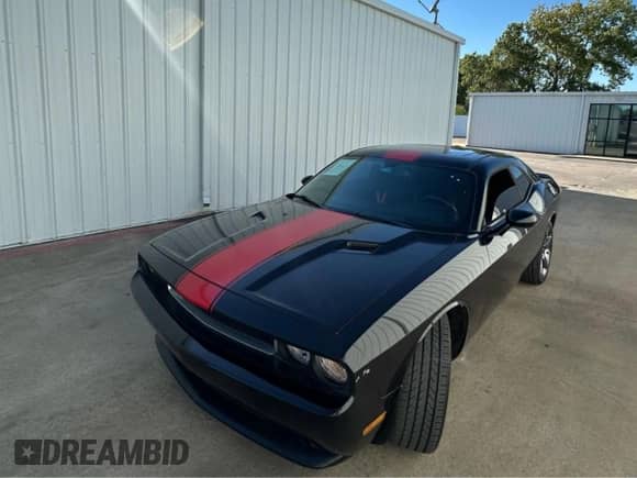2014 Dodge Challenger SXT z VIN 2C3CDYAG8EH196532, wystawiony jako Copart lot #87491535 z przebiegiem 132 322 mil mil oraz Czysty tytuł • Clean title. Historia ofert i sprzedaży dostępna na DreamBid. Obrazek 2.