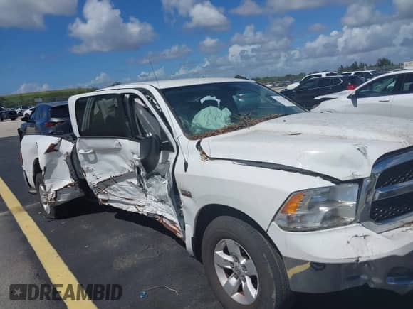 2019 Ram 1500 Lone Star z VIN 1C6RR6TT2KS571686, wystawiony jako IAAI lot #43341964 z przebiegiem 87 472 mil mil oraz . Historia ofert i sprzedaży dostępna na DreamBid. Obrazek 6.