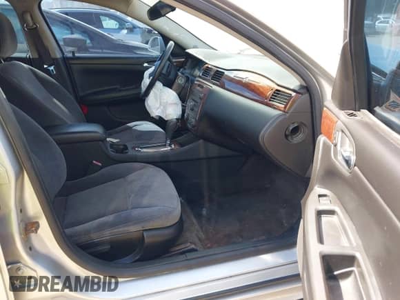 2010 Chevrolet Impala LT z VIN 2G1WB5EK7A1223520, wystawiony jako IAAI lot #43268763 z przebiegiem 184 713 mil mil oraz . Historia ofert i sprzedaży dostępna na DreamBid. Obrazek 5.