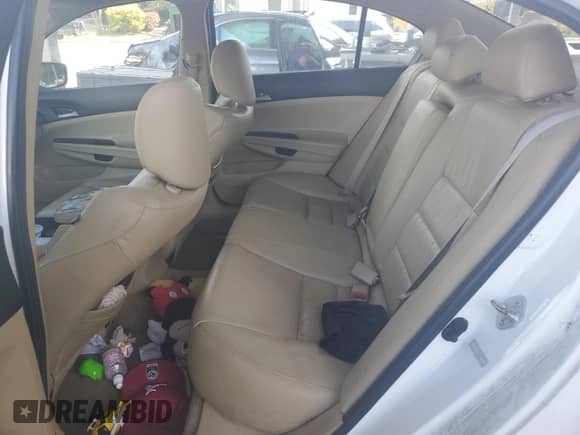 2011 Honda Accord SE с VIN 1HGCP2F65BA107284, выставлен на аукционе Copart как лот 63939685 с пробегом 145 136 миль миль и Списание • Salvage title. История ставок и продаж доступна на DreamBid. Изображение 10.