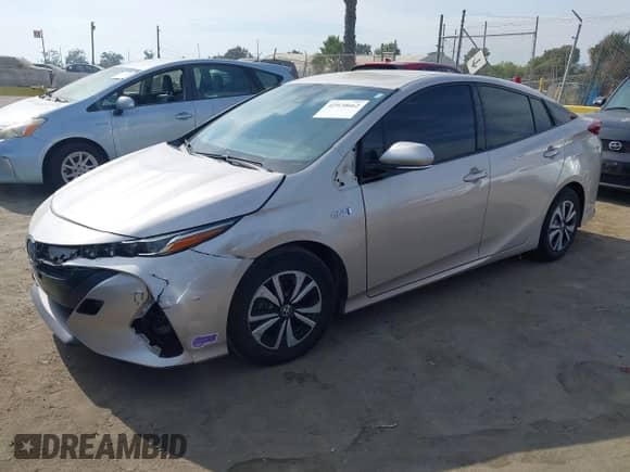 2018 Toyota Prius Plus z VIN JTDKARFP7J3099284, wystawiony jako IAAI lot #42920662 z przebiegiem 51 694 mil mil oraz . Historia ofert i sprzedaży dostępna na DreamBid. Obrazek 20.