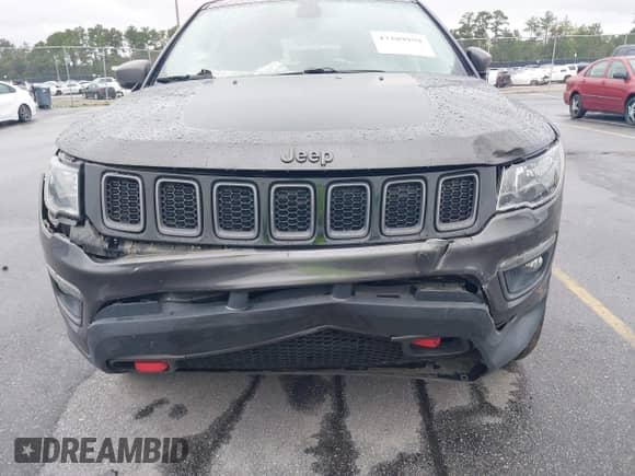 2019 Jeep Compass Trailhawk z VIN 3C4NJDDBXKT728498, wystawiony jako IAAI lot #43289959 z przebiegiem 128 134 mil mil oraz . Historia ofert i sprzedaży dostępna na DreamBid. Obrazek 6.