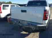 2013 Toyota Tundra Limited с VIN 5TFHW5F12DX312459, выставлен на аукционе IAAI как лот 41303176 с пробегом 289 393 миль миль и . История ставок и продаж доступна на DreamBid. Изображение 18.