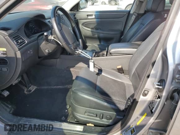 2012 Hyundai Genesis 3.8L с VIN KMHGC4DD2CU157418, выставлен на аукционе Copart как лот 81103515 с пробегом 96 298 миль миль и Списание • Salvage title. История ставок и продаж доступна на DreamBid. Изображение 7.