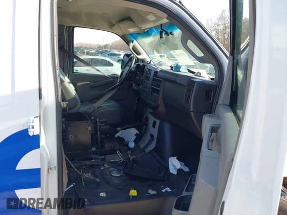 2021 Chevrolet City Express Cargo with VIN 1GCZGGF73M1158641, listed as a IAAI auction lot 41597683 with 71,122 mi miles and . Bid and sale history available at DreamBid. Image 5.