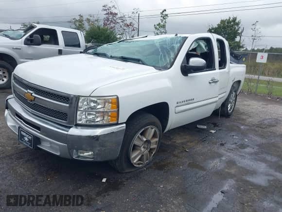 2013 Chevrolet Silverado 1500 LT z VIN 1GCRCSE05DZ344718, wystawiony jako IAAI lot #43420272 z przebiegiem 77 120 mil mil oraz . Historia ofert i sprzedaży dostępna na DreamBid. Obrazek 2.